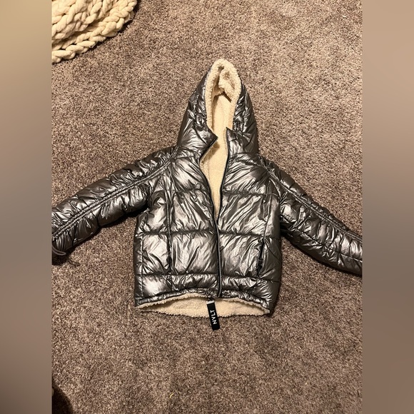 Reversible NVLT Jacket - Picture 5 of 6